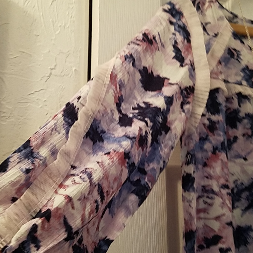 VINTAGE AMERICA Virginia Blues Purple Flowy Cottagecore Boho Peasant Top M NWT - Picture 7 of 13